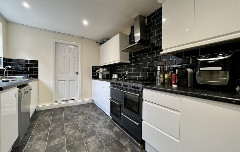 Queens Road, Jesmond, Newcastle - Image 1
